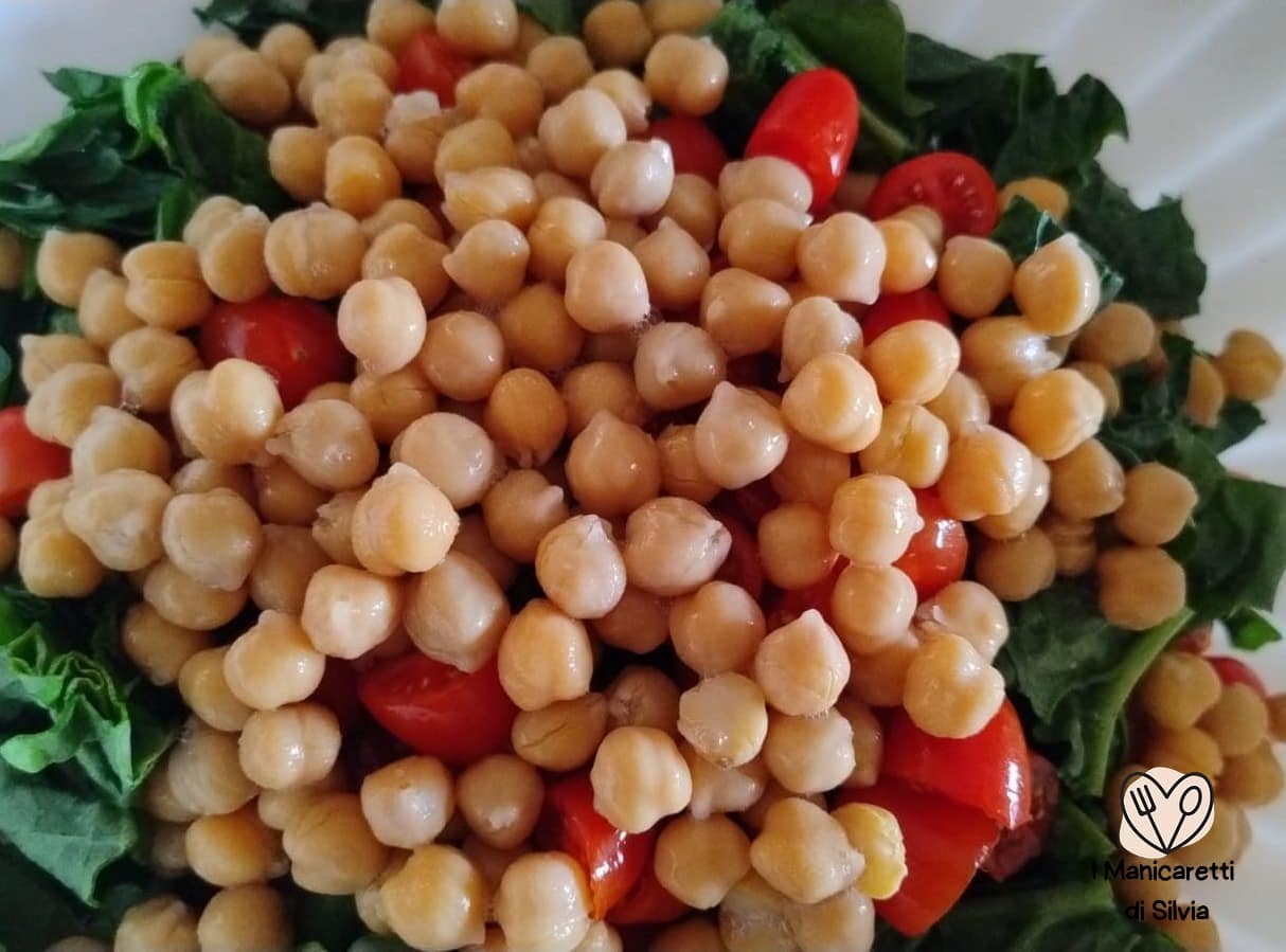 spinaci crudi come condirli