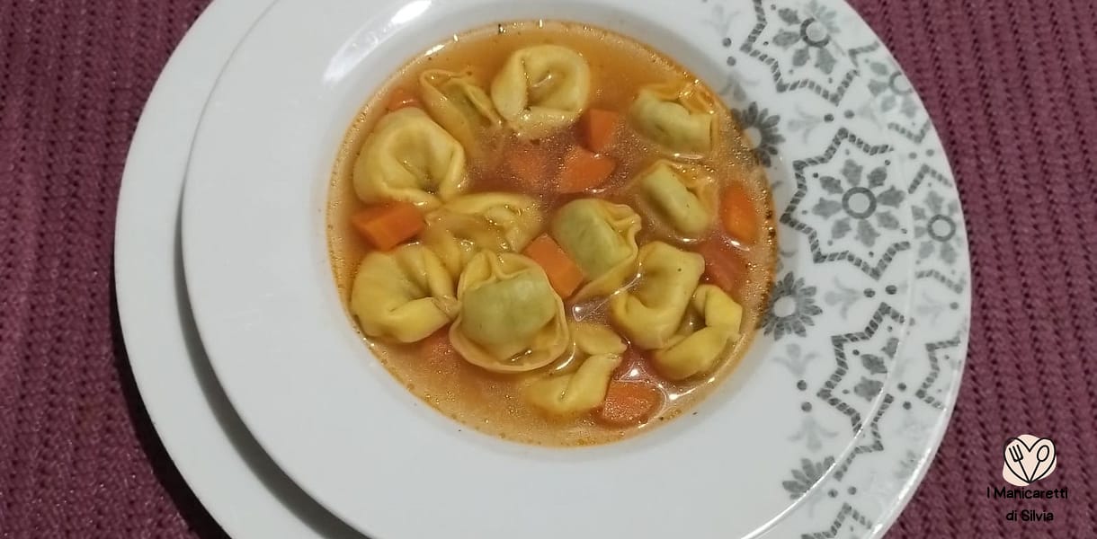 tortellini con brodo