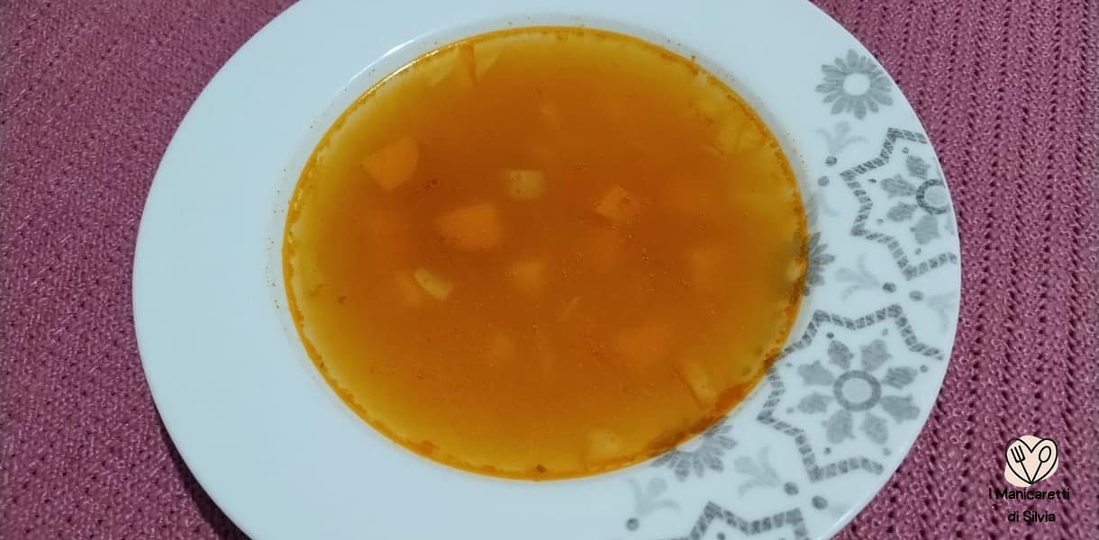 brodo vegetale con dado