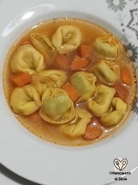 tortellini con brodo