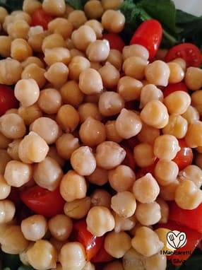 spinaci crudi come condirli
