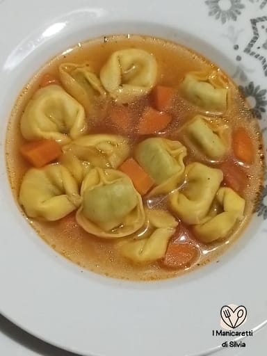 tortellini con brodo