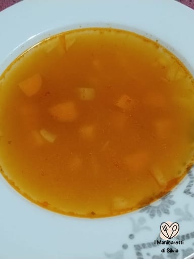 brodo vegetale con dado