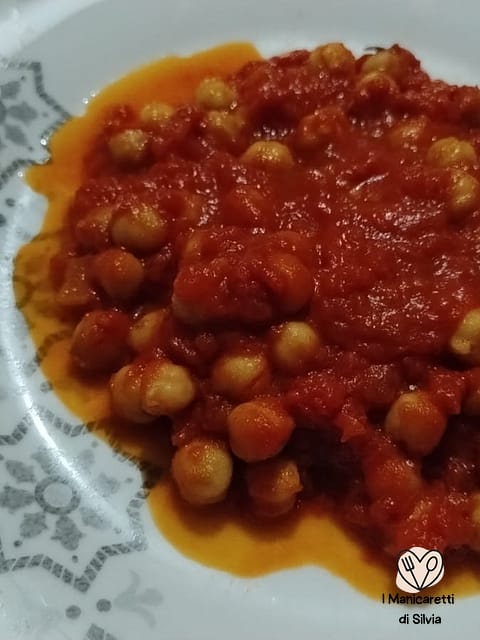 ceci in scatola in umido con pomodoro