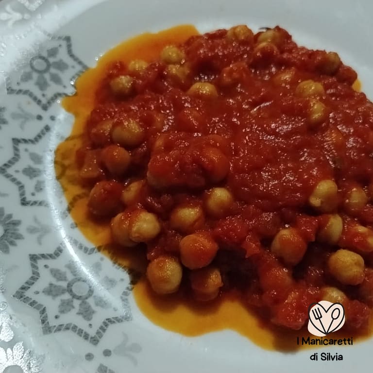 ceci in scatola in umido con pomodoro